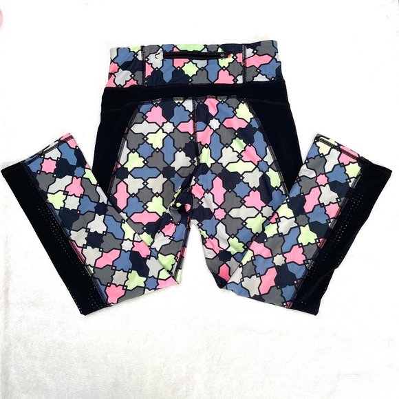 Sweaty Betty Zero Gravity Cropped Mesh Panels pant - Picture 2 of 10